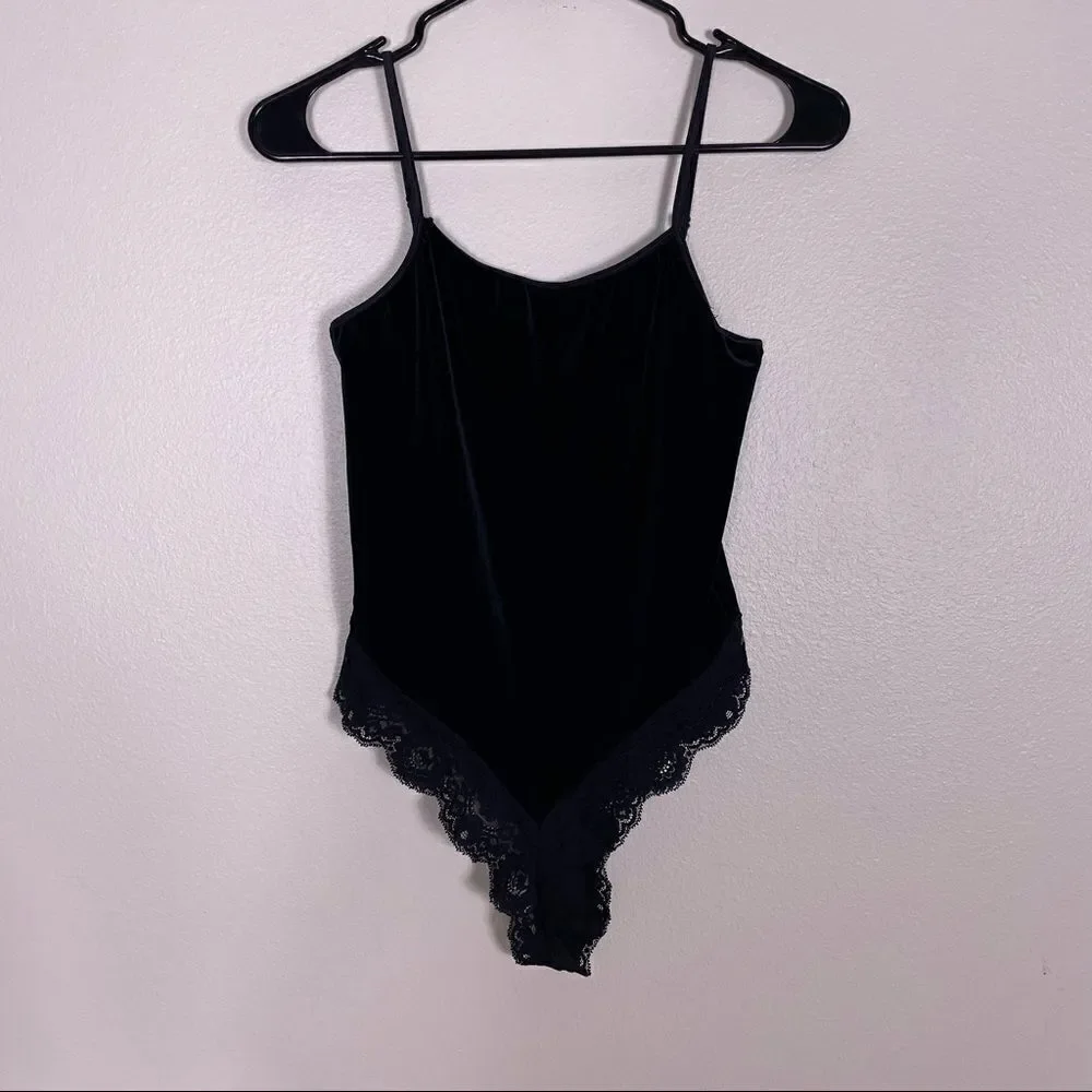 Victoria’s Secret Vintage Black Velour‎ Lace Trim Bottom Cheeky Bodysuit Medium